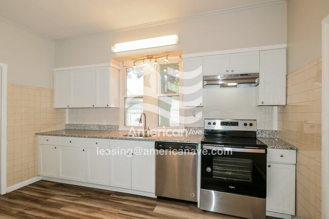 Building Photo - 4047 Schiller Pl