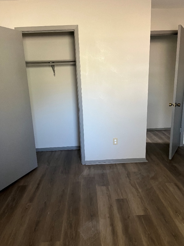 Building Photo - 705 Guadalimar St