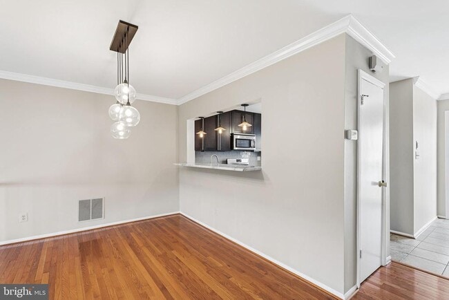 Building Photo - 41 Jones Falls Terrace