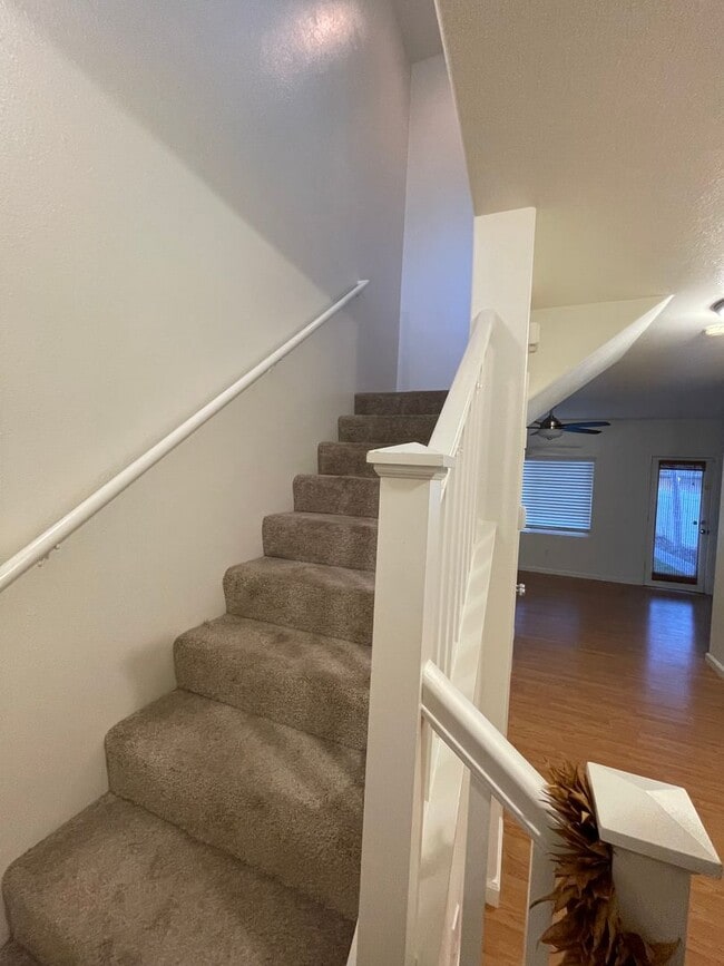 Building Photo - Ocen Pointe Potenial 3 Bedroom Home for Re...
