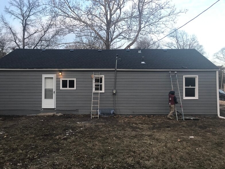 Building Photo - 2912 S 23rd St