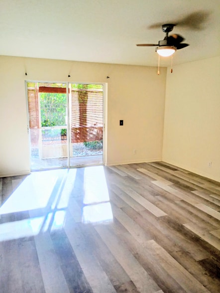 Building Photo - 3870 Island Way