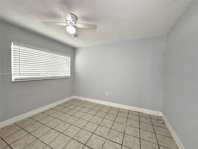Building Photo - 15800 NW 39th Pl