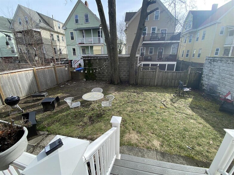 Building Photo - 28 Lexington Ave