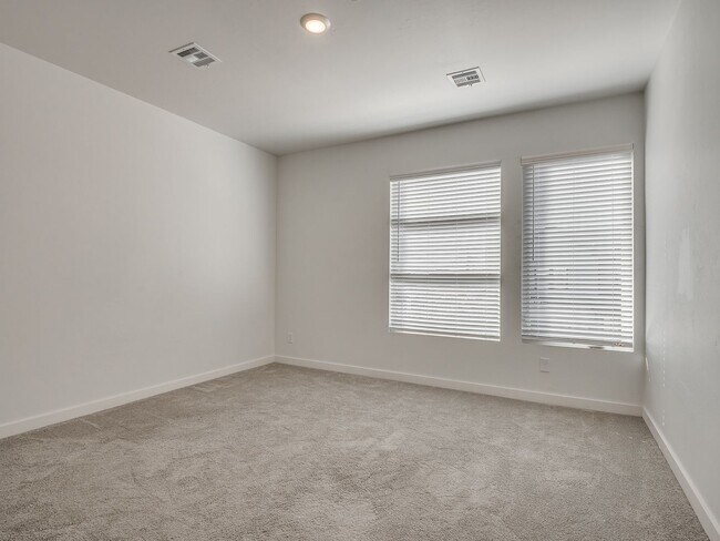Building Photo - Beautiful New Construction Home in Oklahom...