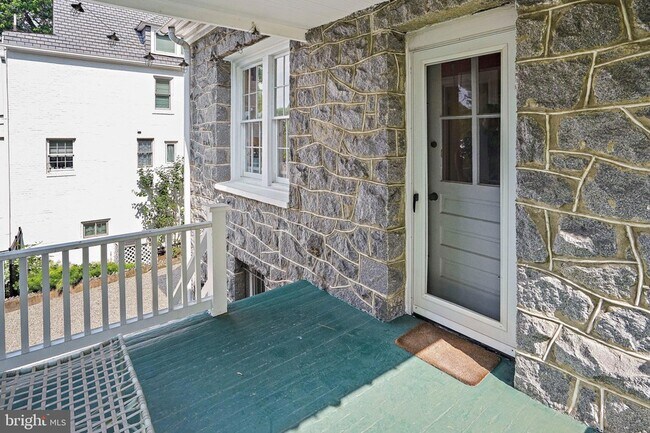 Building Photo - 3612 Albemarle St NW
