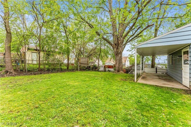 Building Photo - 1171 Hilltop Dr