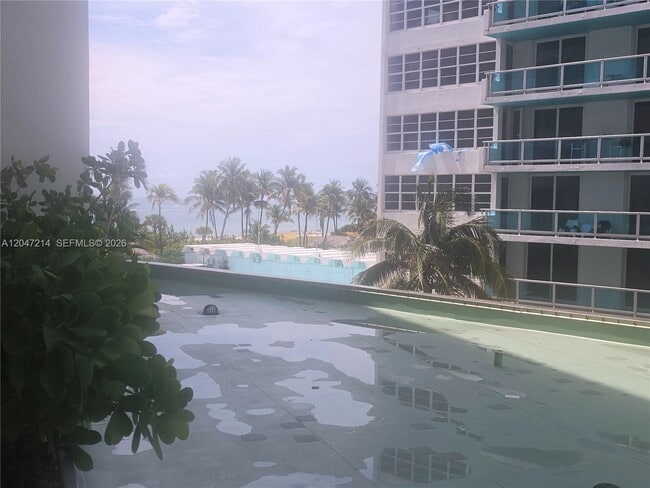 Building Photo - 5151 Collins Ave