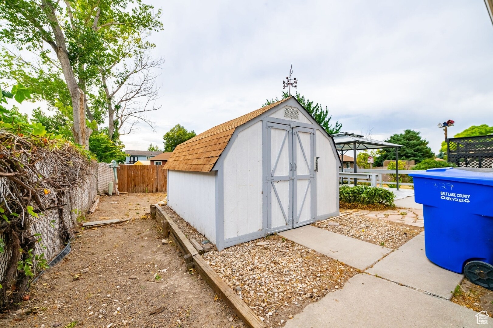 Building Photo - 6329 S Fairwind Dr
