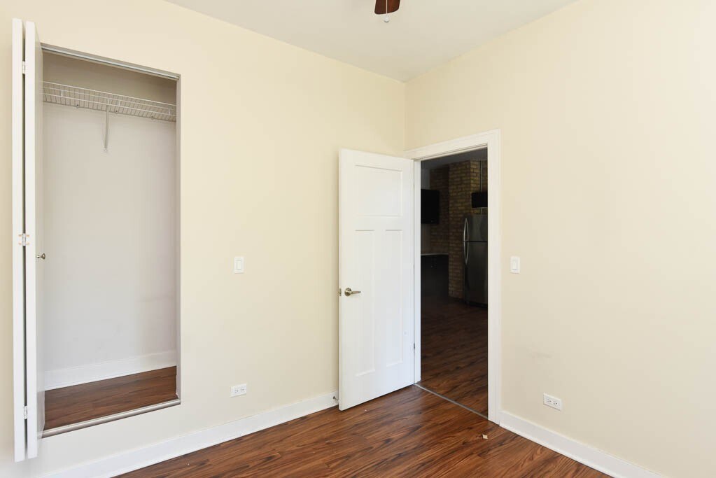Building Photo - 3550 W Lawrence Ave