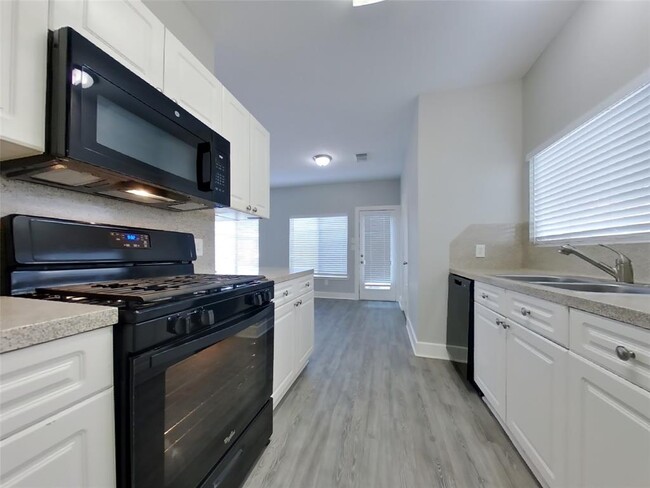 Building Photo - 15839 S Alley Ct