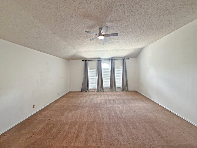 Building Photo - 1302 Whitegate