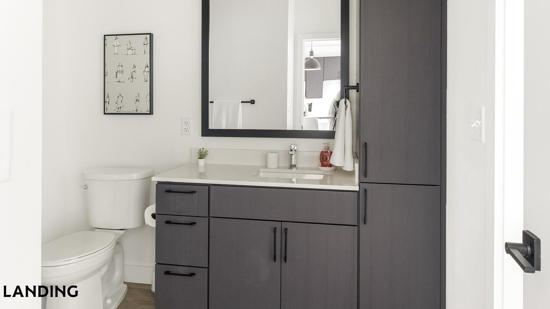 Building Photo - 1007 S Mint St