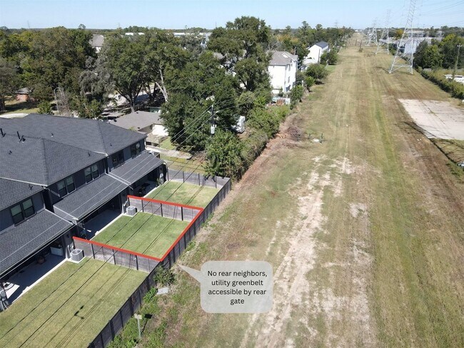 Building Photo - Wycliffe Dr.