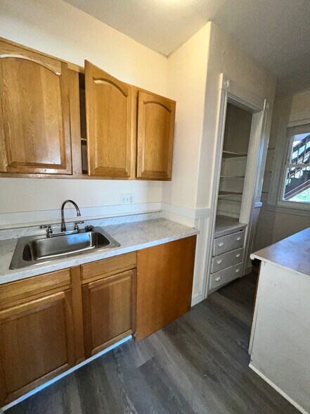 Building Photo - 27 Denmark St