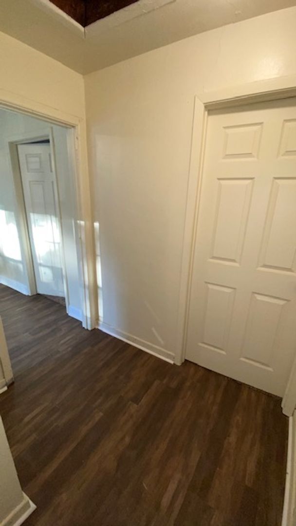 Building Photo - 2120 Jane St