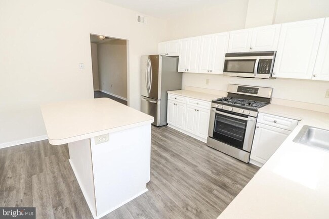Building Photo - 2506 Weston Ct