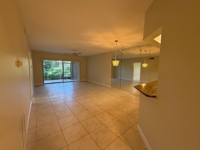 Building Photo - Lake Arrowhead 2 bedroom / 2 bath Condo