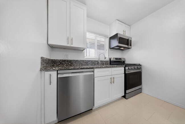 Interior Photo - 2231 Hauser Blvd