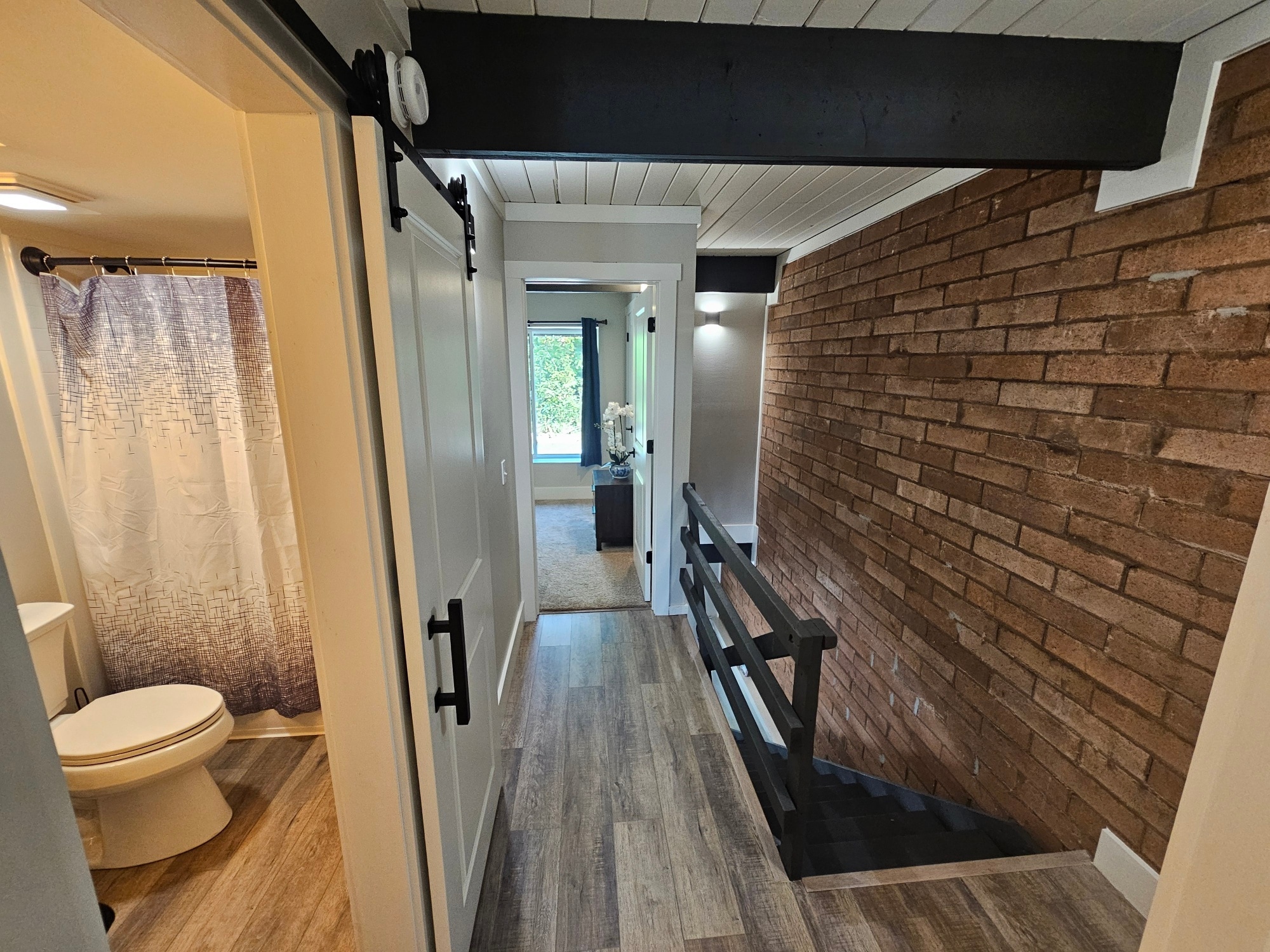 Building Photo - 2772 University Ave