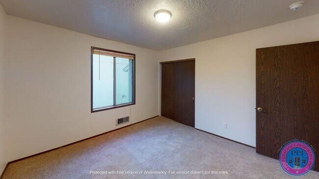 Building Photo - mars5701