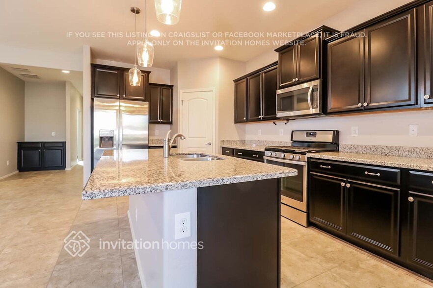 Building Photo - 11127 S 175th Ln
