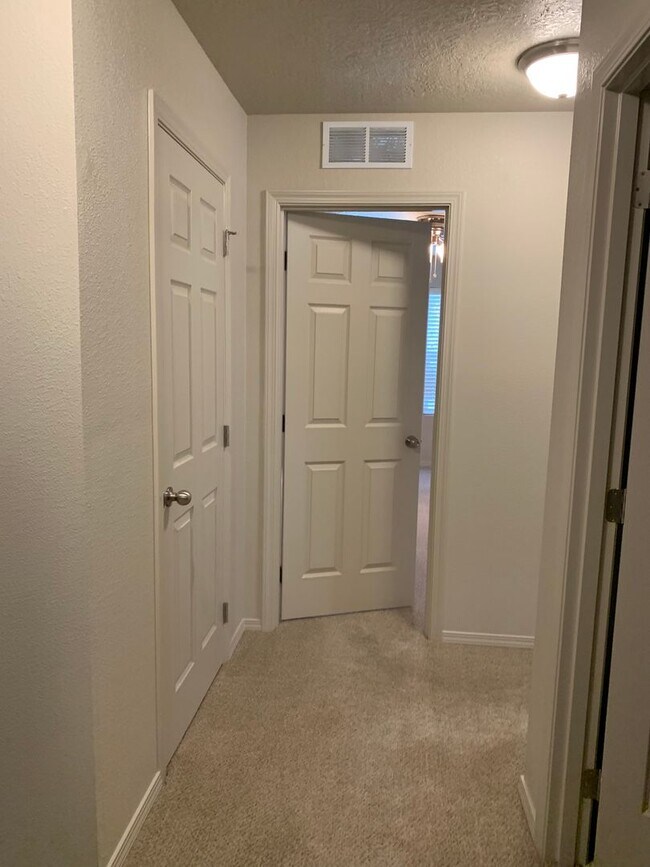 Building Photo - Beautiful new 3 bed 2 bath home in a quiet Star neighborhood.