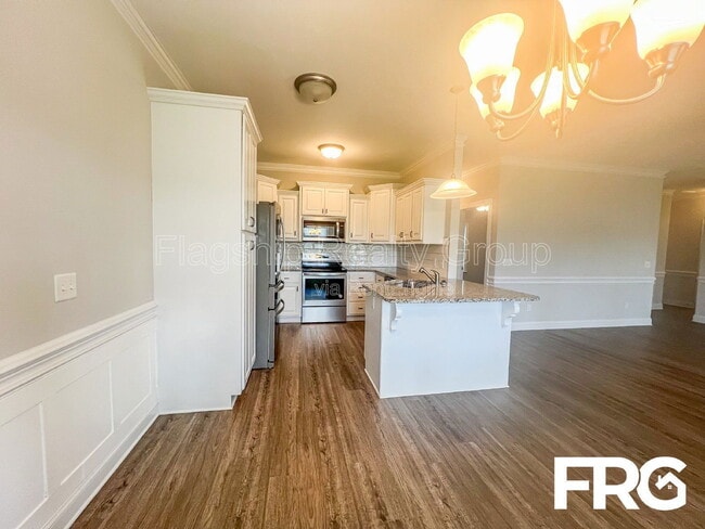 Building Photo - 313 N Landing Dr