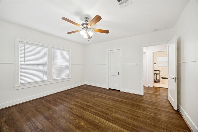 Building Photo - 1937 W McKinney St