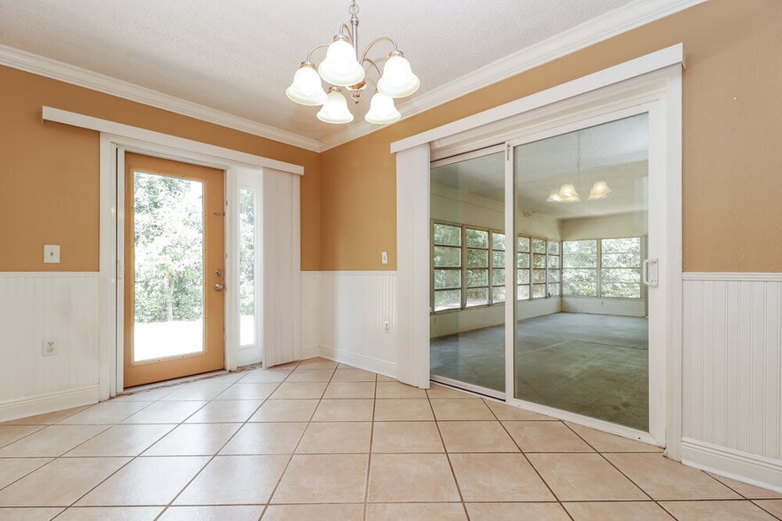 Building Photo - 11351 Collingswood St