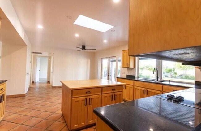 Building Photo - 5240 E Cholla St