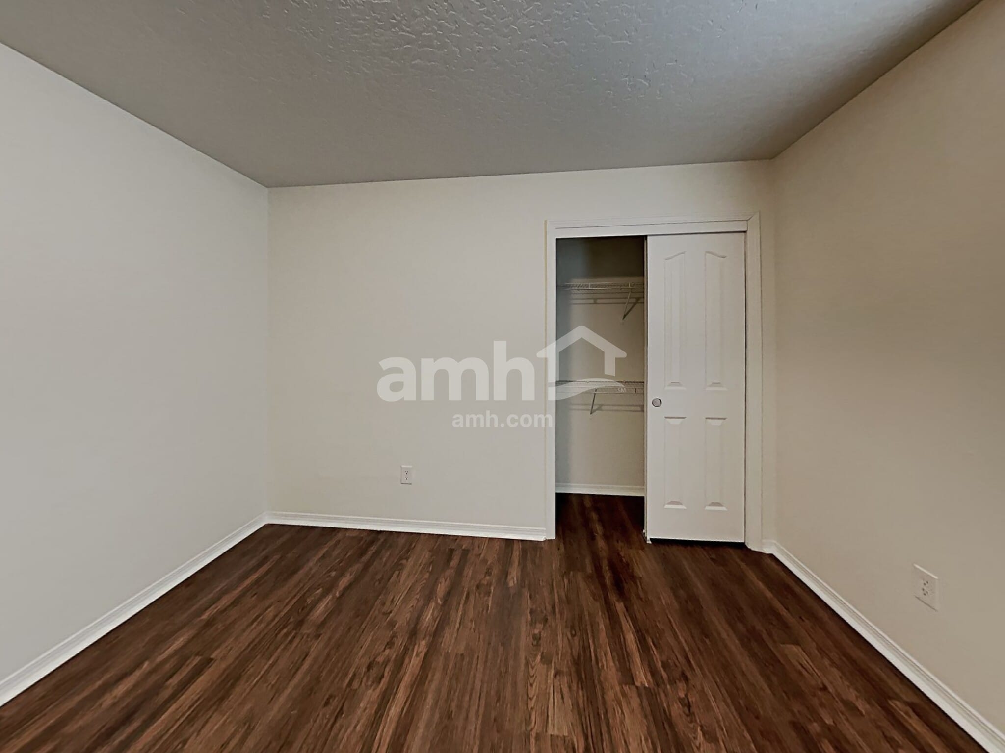 Building Photo - 40 N Amanda Dr