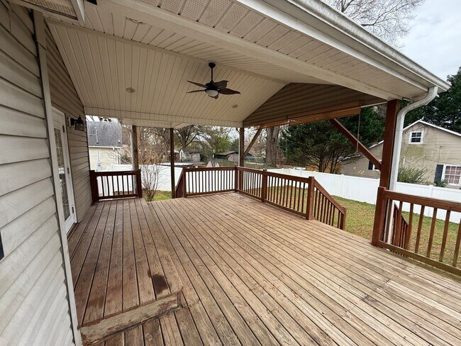 Building Photo - Charming Historic 3 Bedroom Home in the Heart of Stanley NC