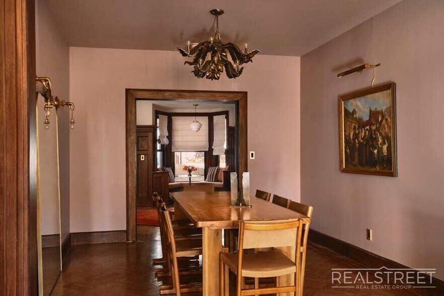 Building Photo - Luxury 4-Bed, 3.5-Bath Duplex with Private...