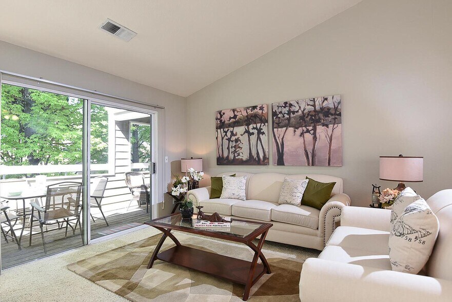 Building Photo - 1711 Parkview Green Cir