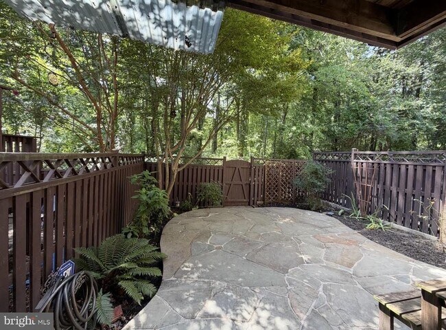 Building Photo - 6834 Deer Run Dr