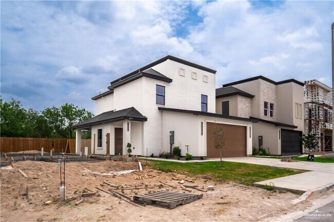 Building Photo - 2609 E Solar Dr