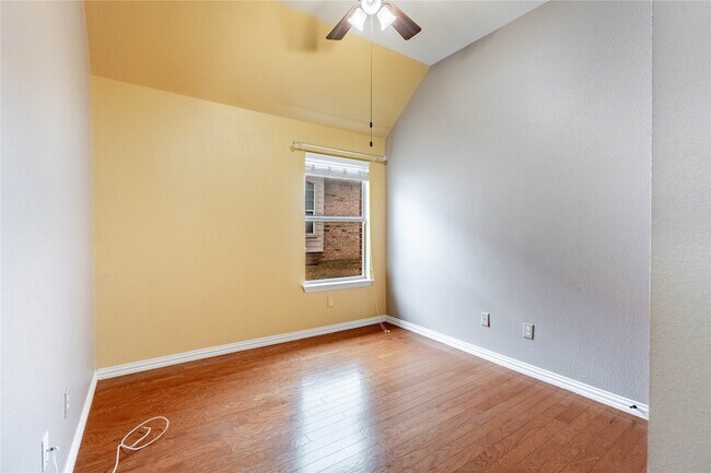 Building Photo - 935 Panther Ln