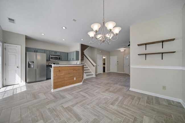 Building Photo - Lovely 3 Bed 2.5 Bath Townhome in Matthews