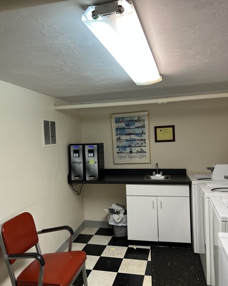 Building Photo - 82 Hampshire St