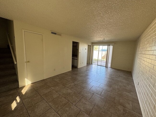 Building Photo - 4624 N 71st Ln