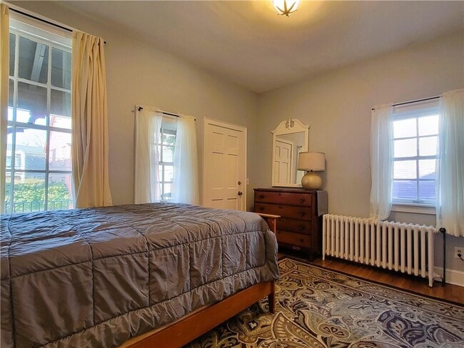 Building Photo - 92 Pelham St