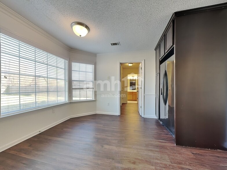 Building Photo - 5718 Eagleston Dr