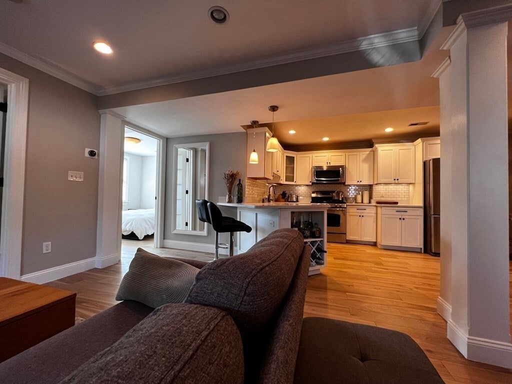 Building Photo - 10 Symmes St