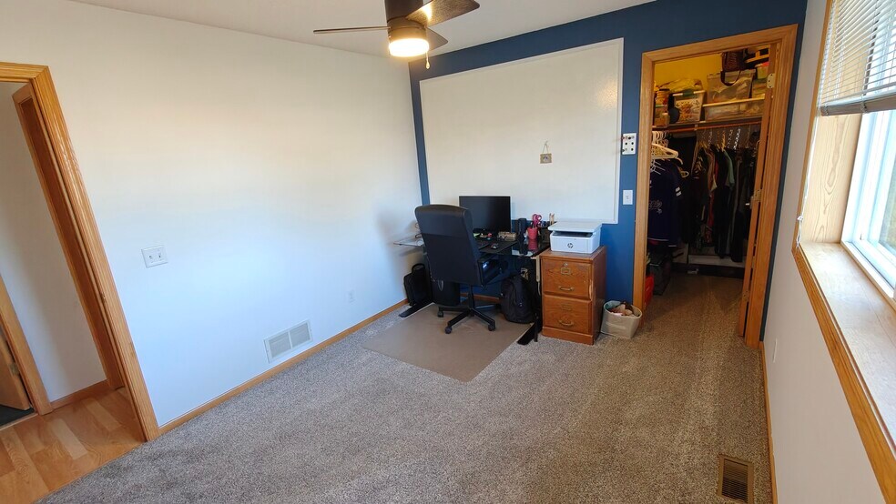 Building Photo - 1943 Parkway Ave