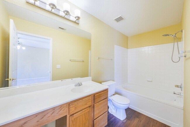 Building Photo - 7528 Cats-Eye Ln