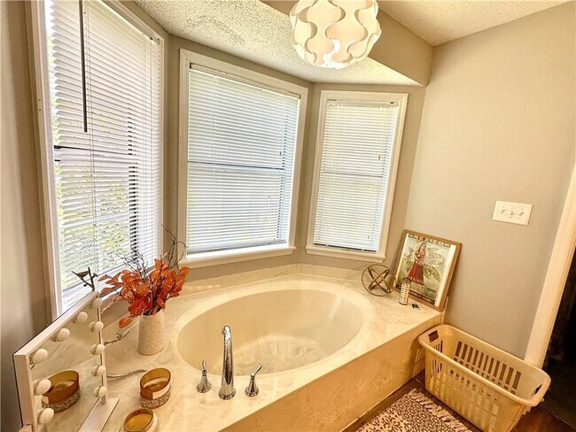 Building Photo - 5045 Laurel Springs Way SE