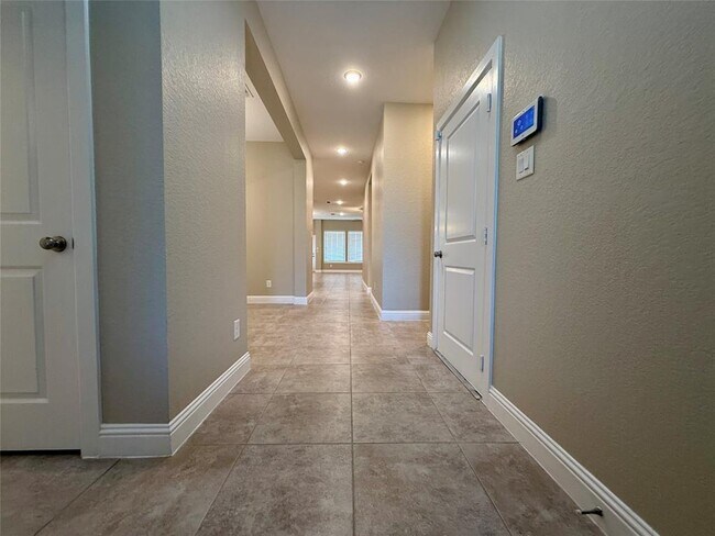 Building Photo - 18211 County Shores Ln