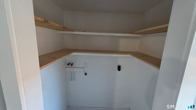 Building Photo - 499 Zion St