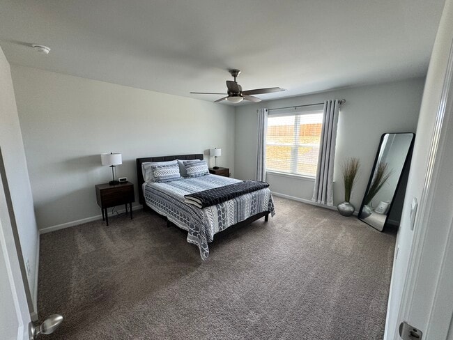 Building Photo - 212 Spotted Owl Wy NE